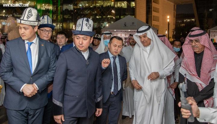 الوزير الفضلي يفتتح فعاليات المعرض القرغيزي بالرياض