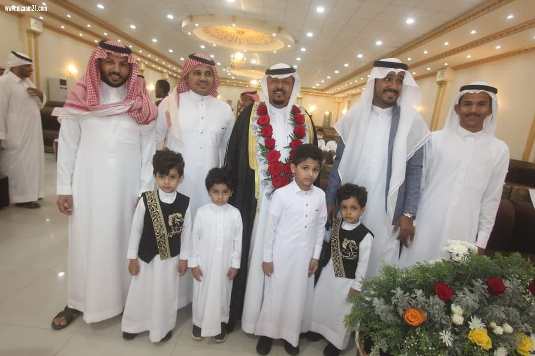 مدرسة القرن الإبتدائية والمتوسطة تكرم المعلم القدير علي محمد سويد عياشي بمناسبة تقاعده