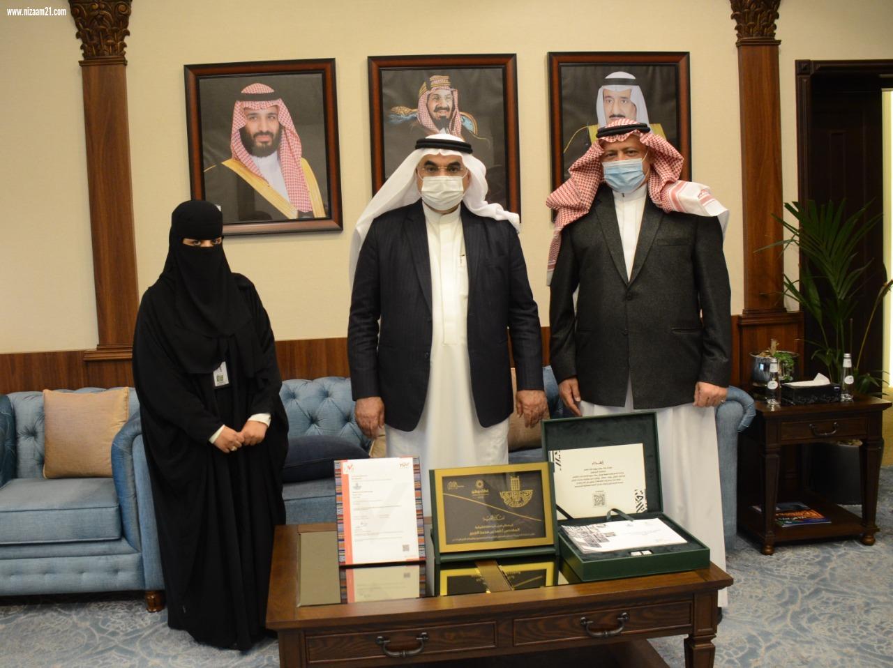 أمين الشرقية يكرم الإدارة العامة للمشاركة المجتمعية لحصولها على المعيار الدولي للمسؤولية المجتمعية الآيزو 26000