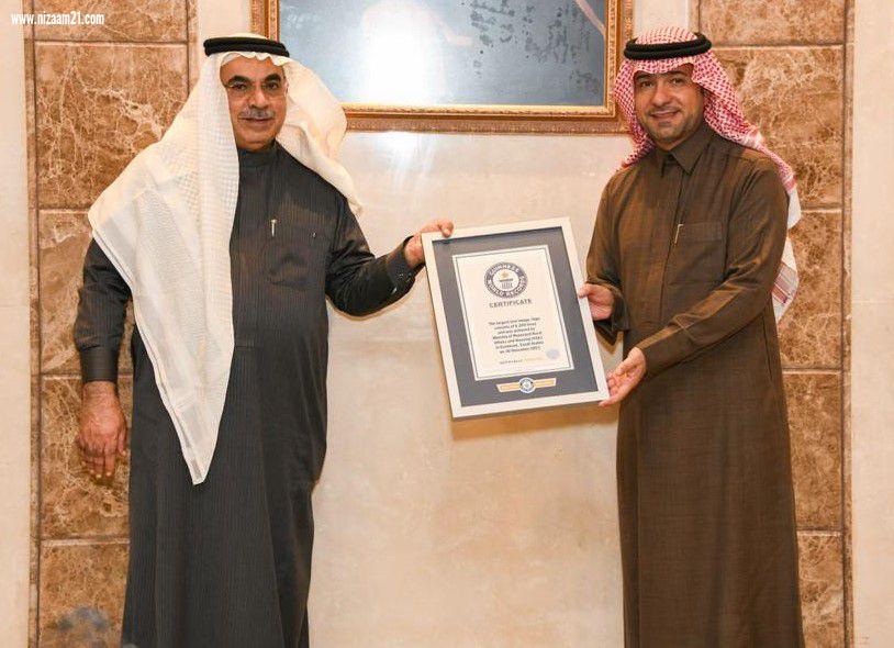  وزارة البلديات وأمانة الشرقية يحققان ارقام قياسية بموسوعة  غينيس  بزراعة أكبر شعار لمبادرة السعودية خضراء