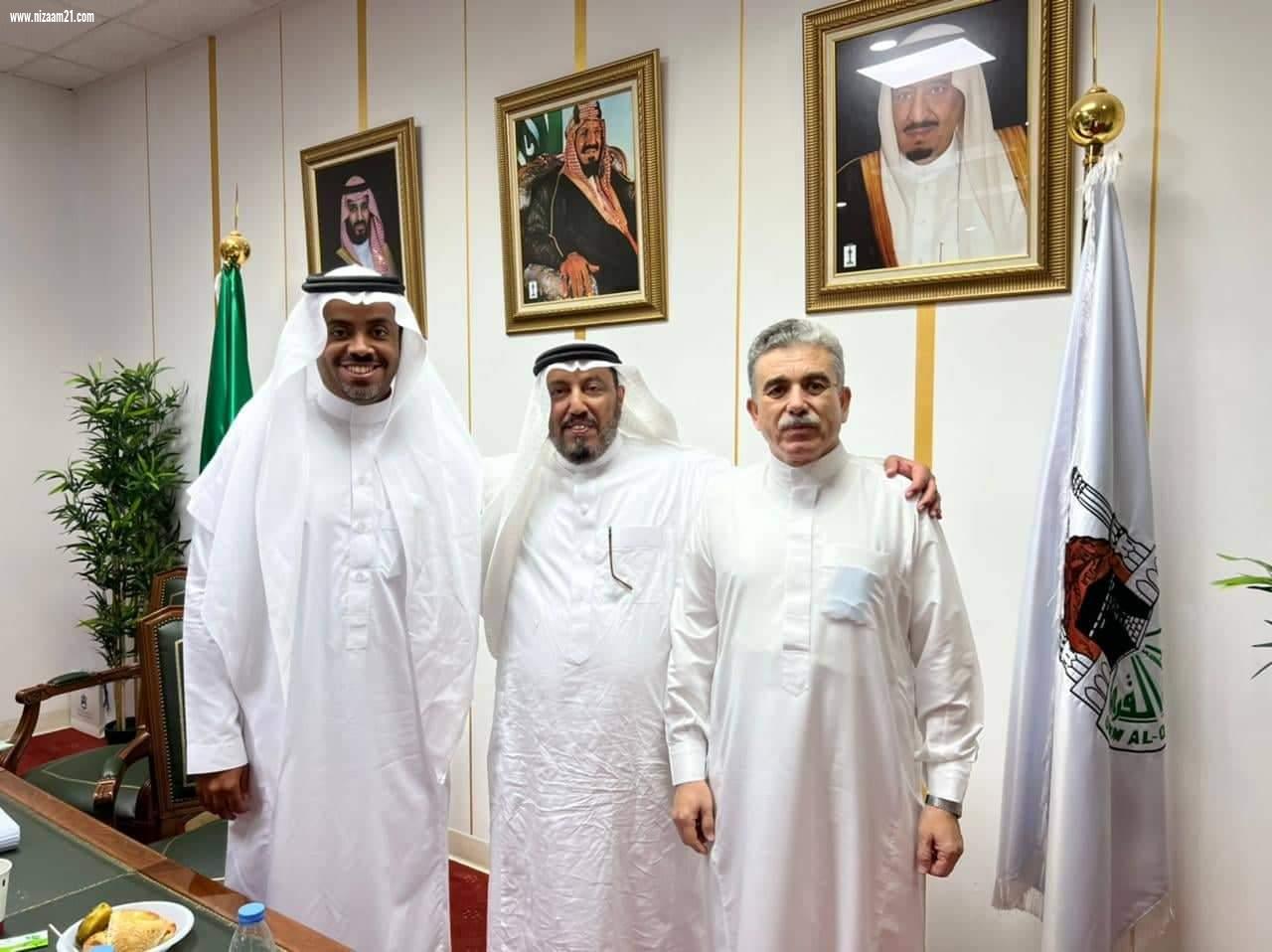 الزميل عبداللطيف العويضي يتلقى التهاني بحصول ابنته لينه على الماجستير من جامعة ام القري