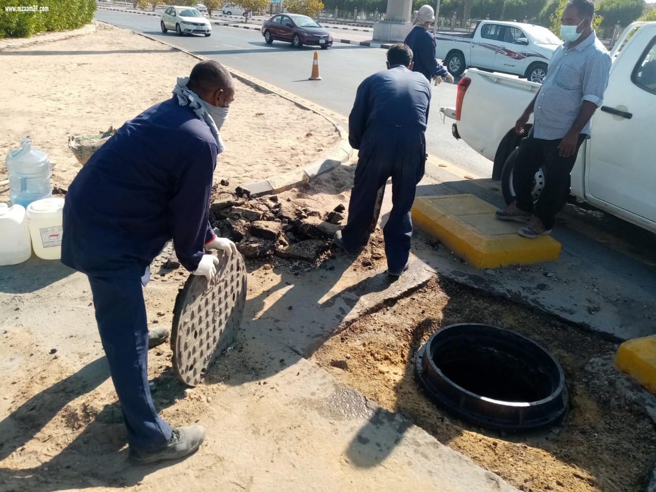 بلدية الجبيل تبدأ باستبدال أغطية المناهل بأغطية  فيابر جلاس