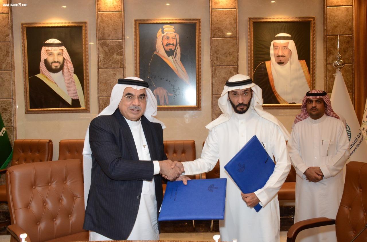 أمين الشرقية يبرم خمسة اتفاقيات تطويريه بمحافظة الخبر بشراكة القطاع الخاص 