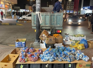 بلدية الجبيل تضبط 35 مخالفاً ومخالفة من الباعة الجائلين وتصادر طنين ونصف من المضبوطات