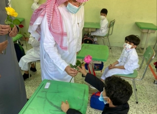 محافظ المجاردة يتابع عودة الطلاب لمقاعد الدراسة حضورياً