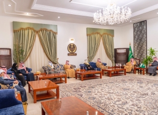 أمير الجوف يطلع على استراتيجية التنمية السياحية والبرامج والمبادرات بالمنطقة