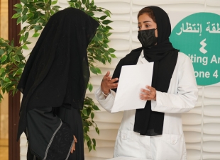 مستشفى الملك فهد ينفذ حملة تعريفية بالعيادات عن بعد
