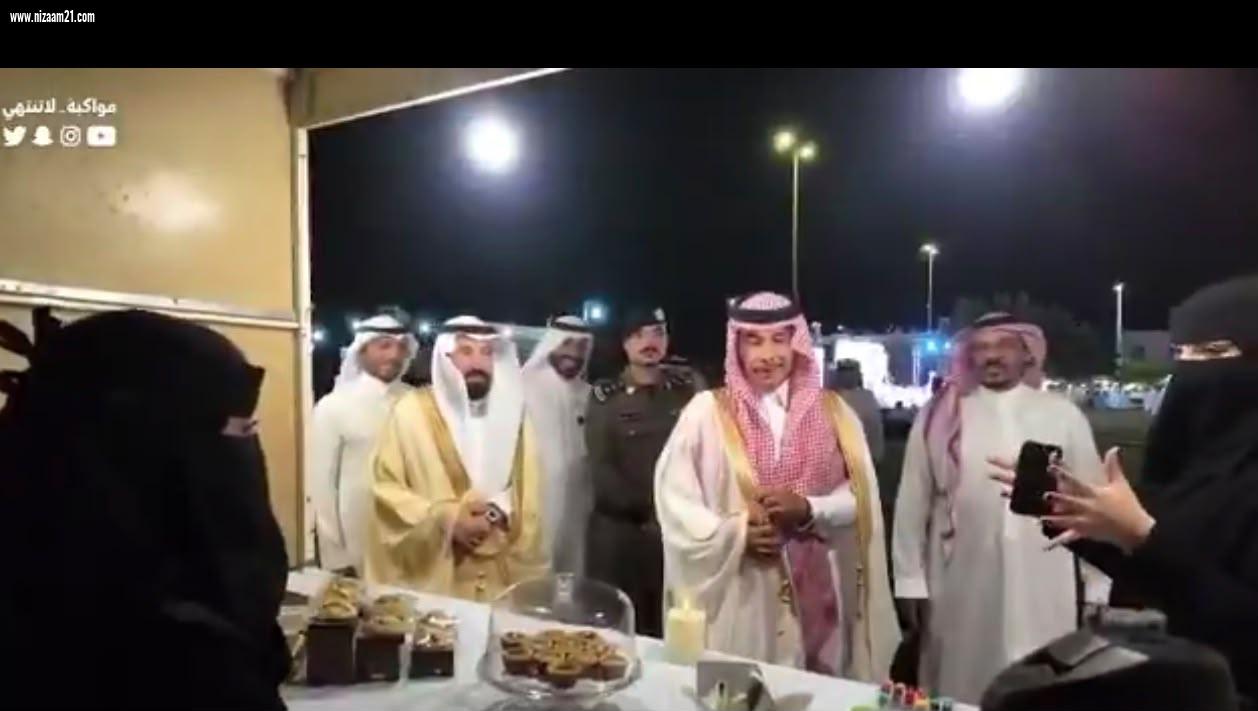 محافظ صوير يتجوّل بين فعاليات مهرجان #صيف_صوير_2026